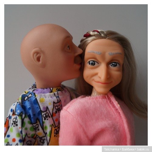 Четвёртая выписка мая. Одноклассница привезла мне куклу из Ярославской области. Куклы замарашки стали красавицами. Из