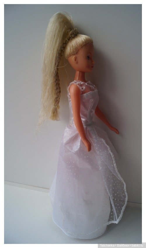 Четвёртая выписка мая. Одноклассница привезла мне куклу из Ярославской области. Куклы замарашки стали красавицами. Из