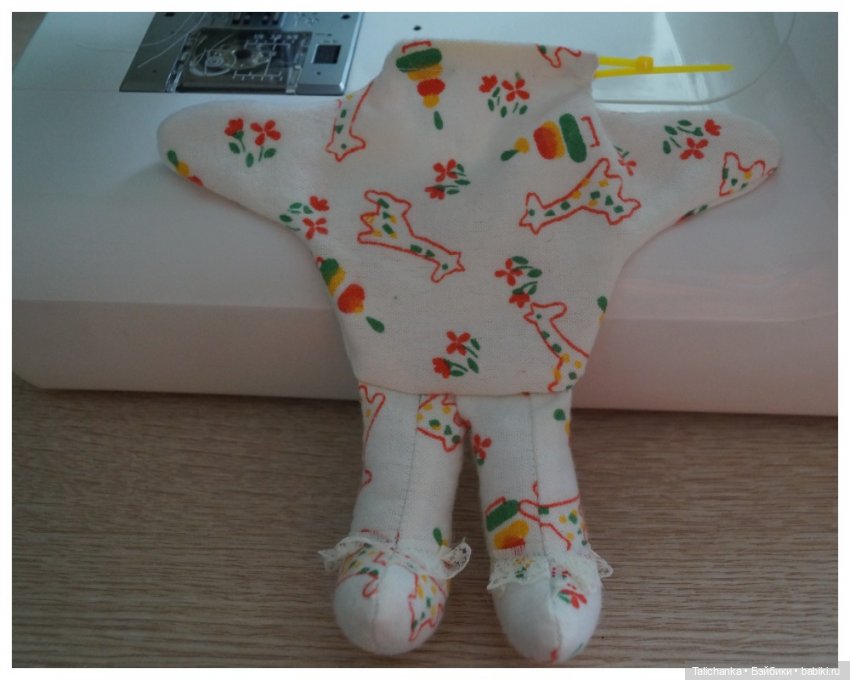 Выкройка тела (+ сарафанчик) для мягонькой куколки, ростом примерно 25 см