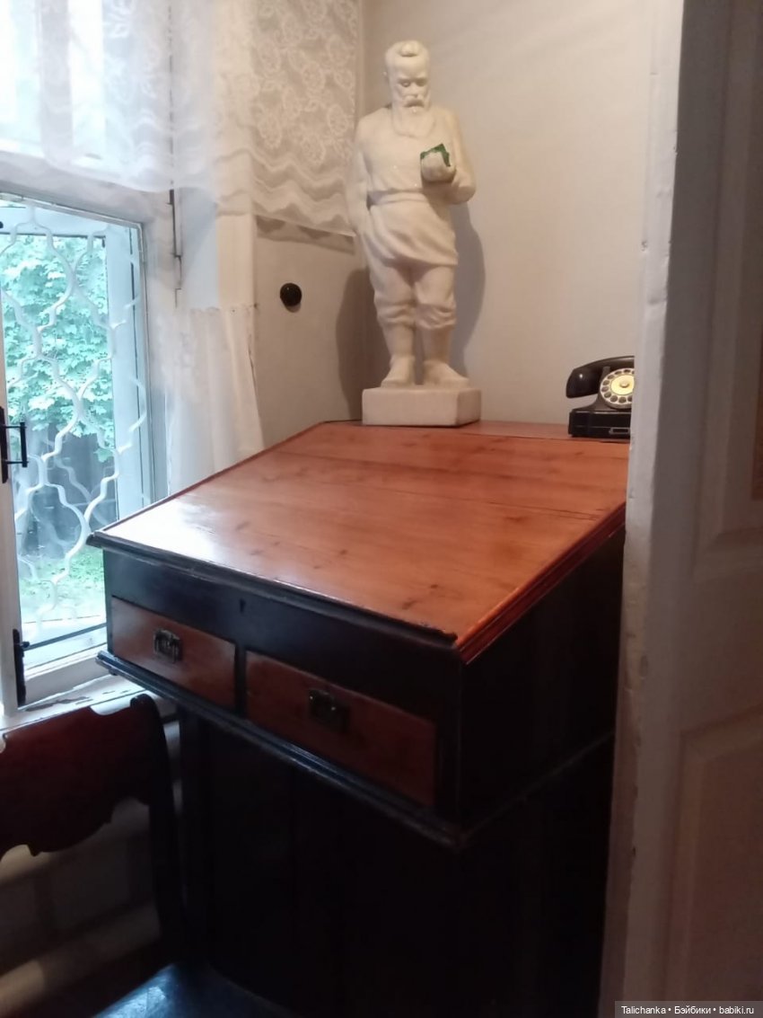 Вторая выписка июля. Перепрошивка, трессы вместо волос, починка перелома ноги беременной Штеффи+ бонус: фото из дома-музея