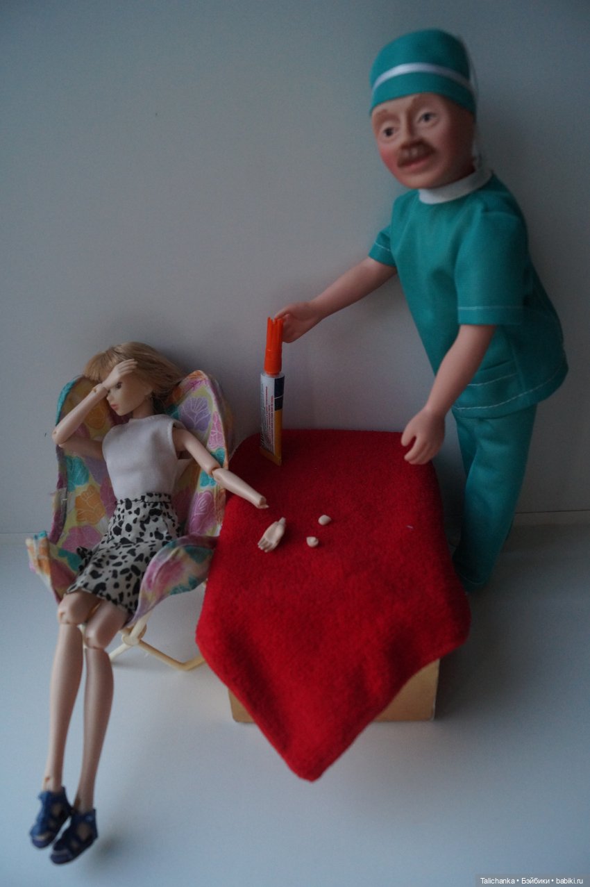 Вторая выписка августа. Вправлено 2 перелома шеи и один перелом запястья. Прошиваем волосы, восстанавливаем роспись акрилом