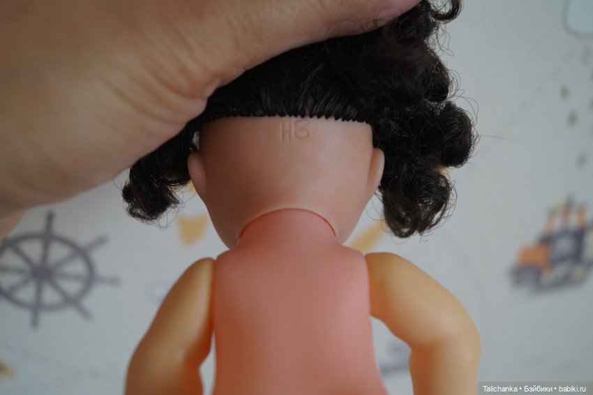 Вторая выписка августа. Вправлено 2 перелома шеи и один перелом запястья. Прошиваем волосы, восстанавливаем роспись акрилом