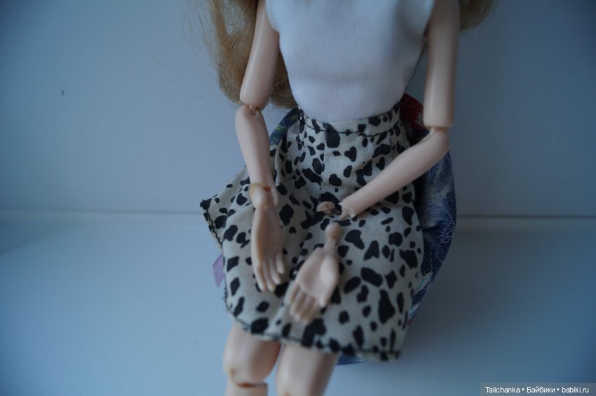 Вторая выписка августа. Вправлено 2 перелома шеи и один перелом запястья. Прошиваем волосы, восстанавливаем роспись акрилом