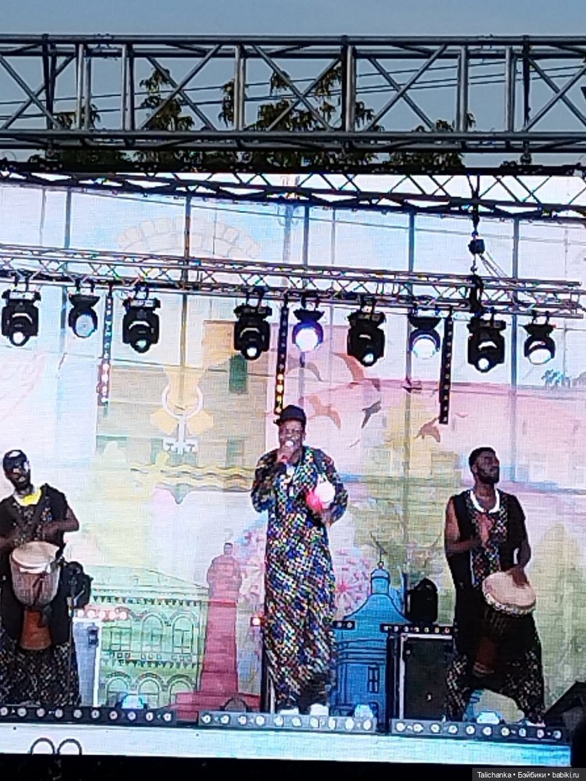 Вторая выписка августа. Вправлено 2 перелома шеи и один перелом запястья. Прошиваем волосы, восстанавливаем роспись акрилом