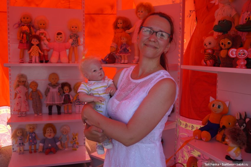 Вторая выписка августа. Вправлено 2 перелома шеи и один перелом запястья. Прошиваем волосы, восстанавливаем роспись акрилом