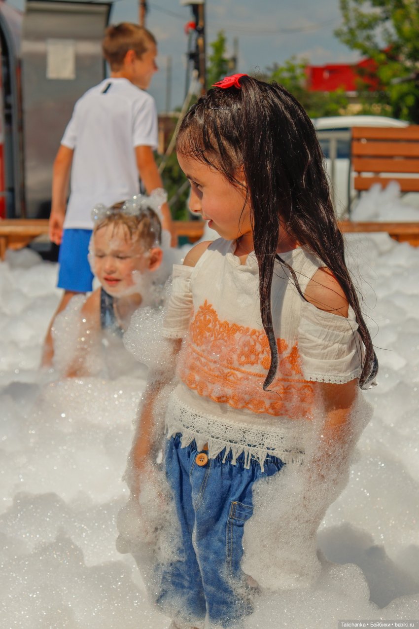 Вторая выписка августа. Вправлено 2 перелома шеи и один перелом запястья. Прошиваем волосы, восстанавливаем роспись акрилом