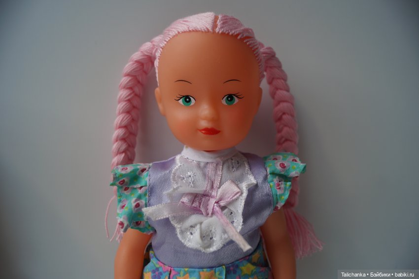 Вторая выписка августа. Вправлено 2 перелома шеи и один перелом запястья. Прошиваем волосы, восстанавливаем роспись акрилом