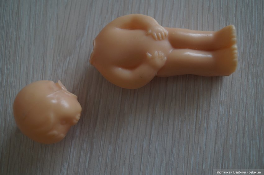 Вторая выписка августа. Вправлено 2 перелома шеи и один перелом запястья. Прошиваем волосы, восстанавливаем роспись акрилом