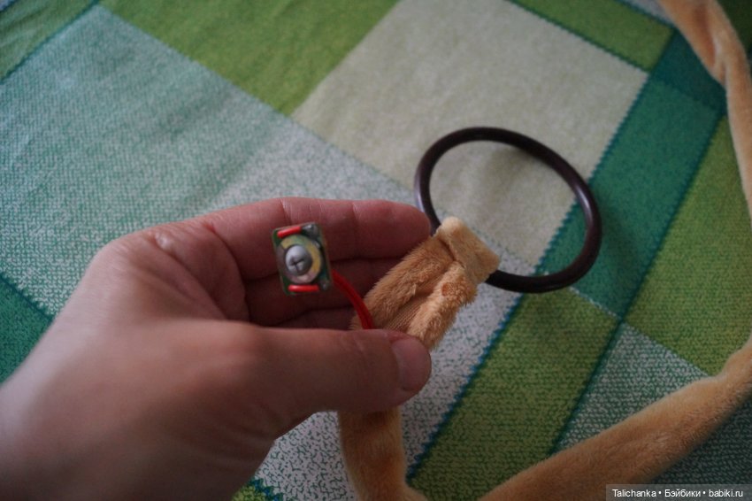 Третья выписка сентября. Паяем маму Умки, клеим колкий пластик, нейрохирург вылечил верблюда. Восстанавливаем волосы паром