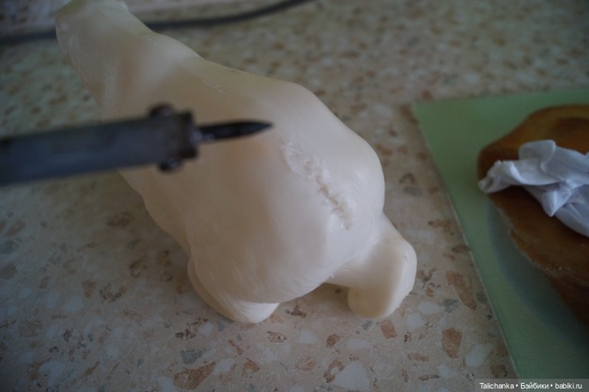 Третья выписка сентября. Паяем маму Умки, клеим колкий пластик, нейрохирург вылечил верблюда. Восстанавливаем волосы паром