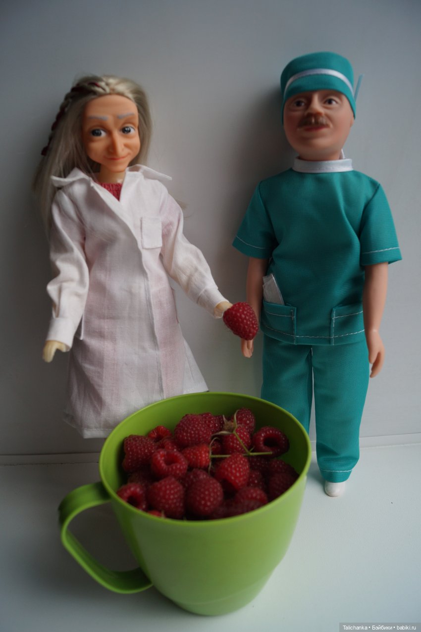 Третья выписка сентября. Паяем маму Умки, клеим колкий пластик, нейрохирург вылечил верблюда. Восстанавливаем волосы паром