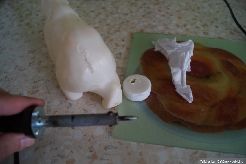 Третья выписка сентября. Паяем маму Умки, клеим колкий пластик, нейрохирург вылечил верблюда. Восстанавливаем волосы паром