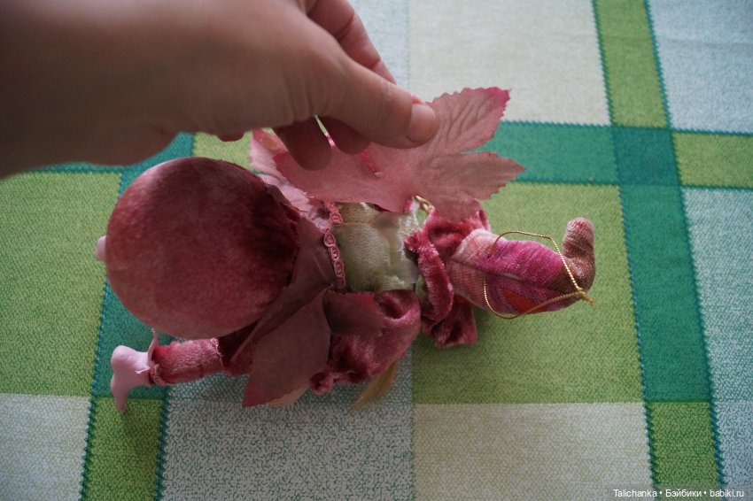 Третья выписка сентября. Паяем маму Умки, клеим колкий пластик, нейрохирург вылечил верблюда. Восстанавливаем волосы паром