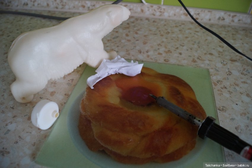 Третья выписка сентября. Паяем маму Умки, клеим колкий пластик, нейрохирург вылечил верблюда. Восстанавливаем волосы паром