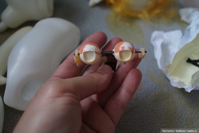 Пятая выписка октября. Как спаять сломанную на кусочки ногу и как её укрепить. Прошивка советской куклы. Из половинки куклы