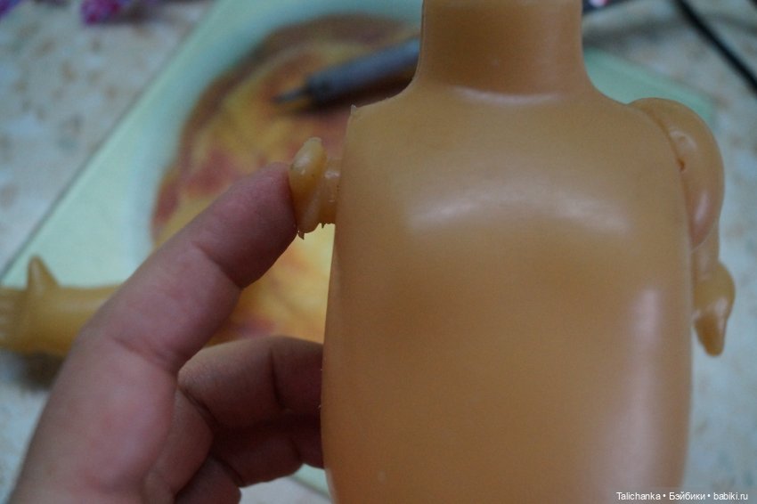 Пятая выписка октября. Как спаять сломанную на кусочки ногу и как её укрепить. Прошивка советской куклы. Из половинки куклы