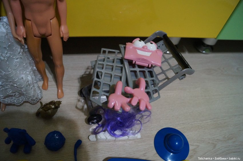 Первая выписка ноября. Борис Анатольевич и механик Аркадий чинили тележку. Как загладить покусы на пластике (фото 3)