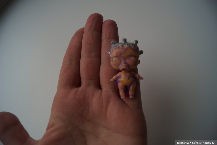 Первая выписка ноября. Борис Анатольевич и механик Аркадий чинили тележку. Как загладить покусы на пластике