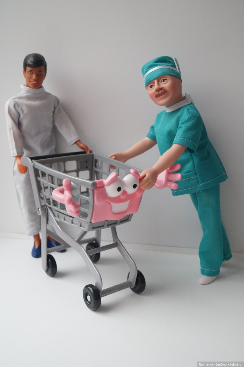 Первая выписка ноября. Борис Анатольевич и механик Аркадий чинили тележку. Как загладить покусы на пластике (фото 5)