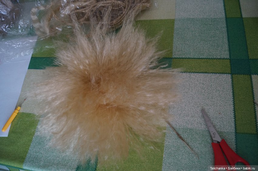 Вторая выписка ноября. Учусь наращивать утраченные пальцы, прошиваю волосы. Борис Анатольевич починил стул и кровать