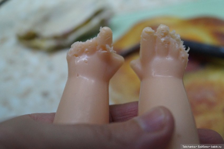 Вторая выписка ноября. Учусь наращивать утраченные пальцы, прошиваю волосы. Борис Анатольевич починил стул и кровать