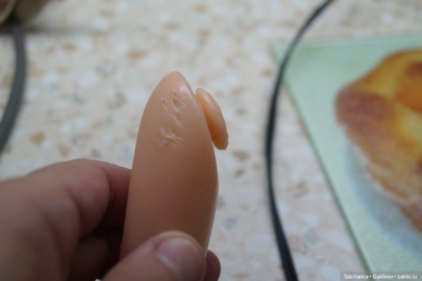 Вторая выписка ноября. Учусь наращивать утраченные пальцы, прошиваю волосы. Борис Анатольевич починил стул и кровать