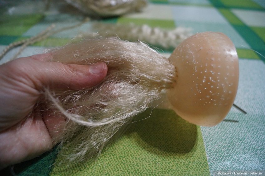 Вторая выписка ноября. Учусь наращивать утраченные пальцы, прошиваю волосы. Борис Анатольевич починил стул и кровать