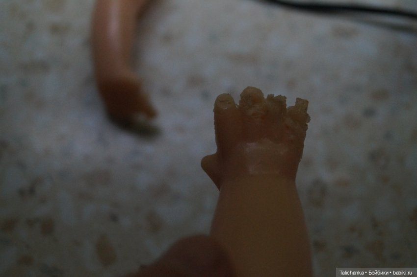 Вторая выписка ноября. Учусь наращивать утраченные пальцы, прошиваю волосы. Борис Анатольевич починил стул и кровать