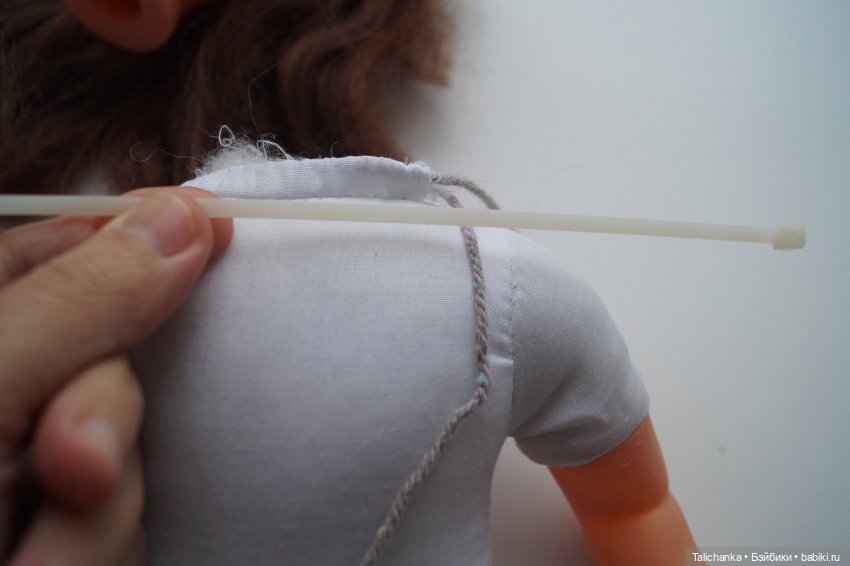 Вторая выписка ноября. Учусь наращивать утраченные пальцы, прошиваю волосы. Борис Анатольевич починил стул и кровать