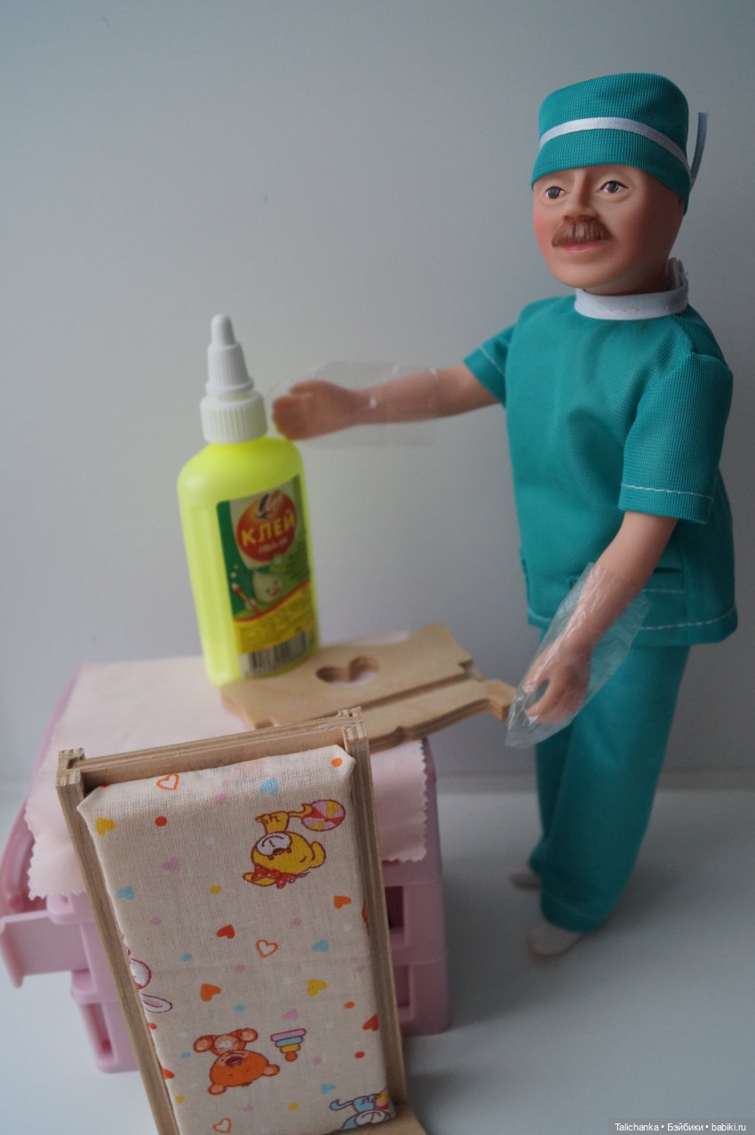 Вторая выписка ноября. Учусь наращивать утраченные пальцы, прошиваю волосы. Борис Анатольевич починил стул и кровать