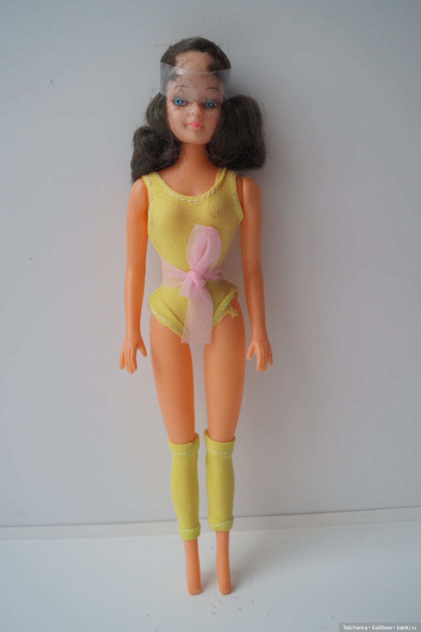 Вторая выписка ноября. Учусь наращивать утраченные пальцы, прошиваю волосы. Борис Анатольевич починил стул и кровать