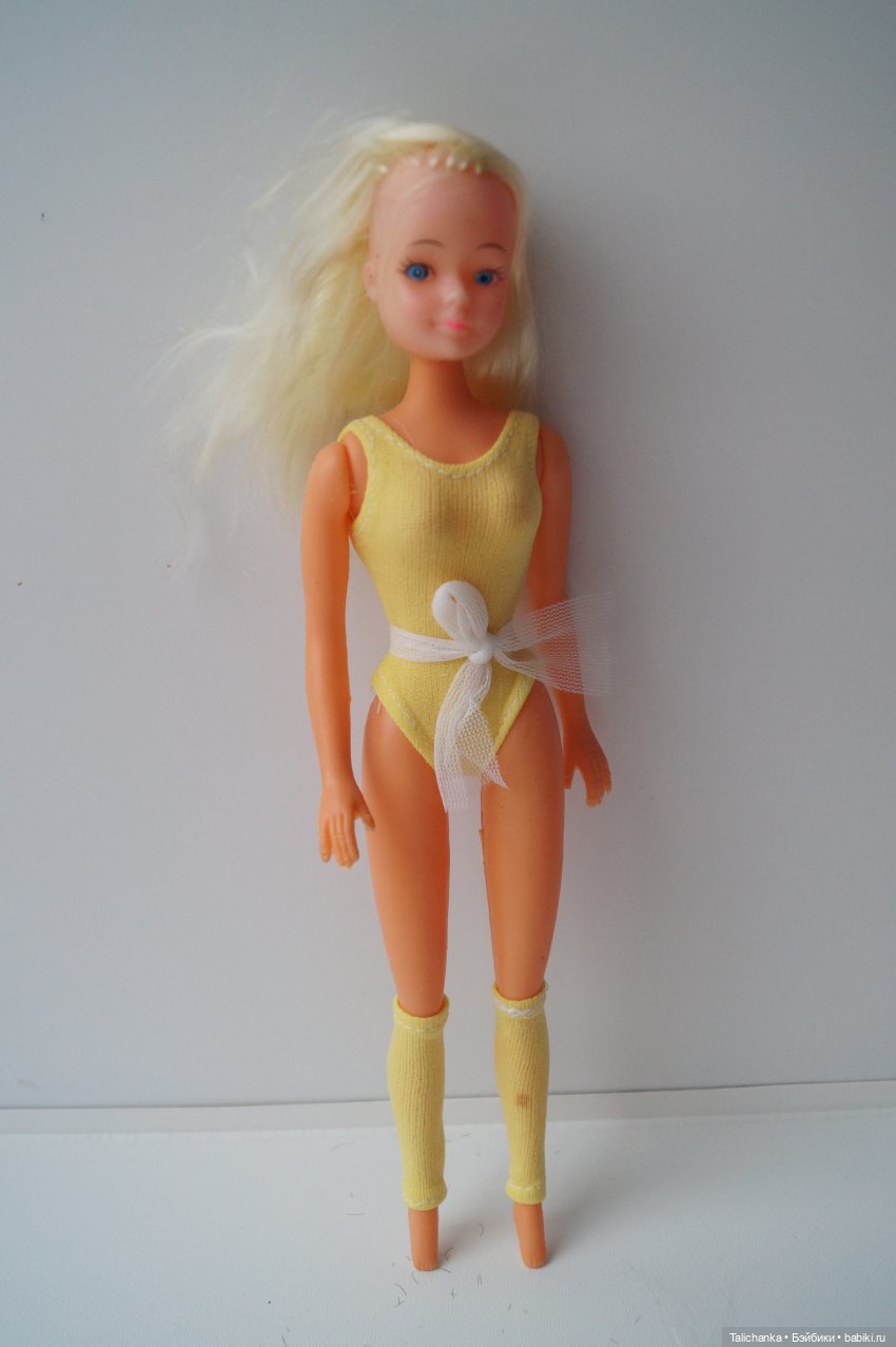 Вторая выписка ноября. Учусь наращивать утраченные пальцы, прошиваю волосы. Борис Анатольевич починил стул и кровать