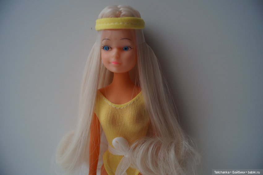 Вторая выписка ноября. Учусь наращивать утраченные пальцы, прошиваю волосы. Борис Анатольевич починил стул и кровать