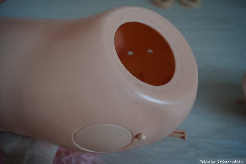 Третья выписка ноября. Покраска выгоревшего пластика. Удаляем жир с волос. Заклеиваем разрыв глазницы ГДРчика