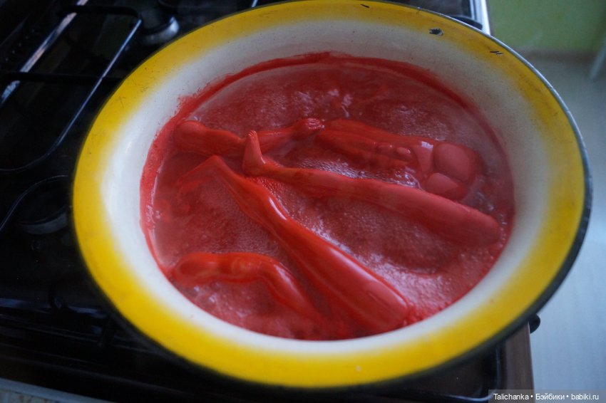 Третья выписка ноября. Покраска выгоревшего пластика. Удаляем жир с волос. Заклеиваем разрыв глазницы ГДРчика (фото 6)