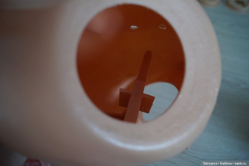 Третья выписка ноября. Покраска выгоревшего пластика. Удаляем жир с волос. Заклеиваем разрыв глазницы ГДРчика