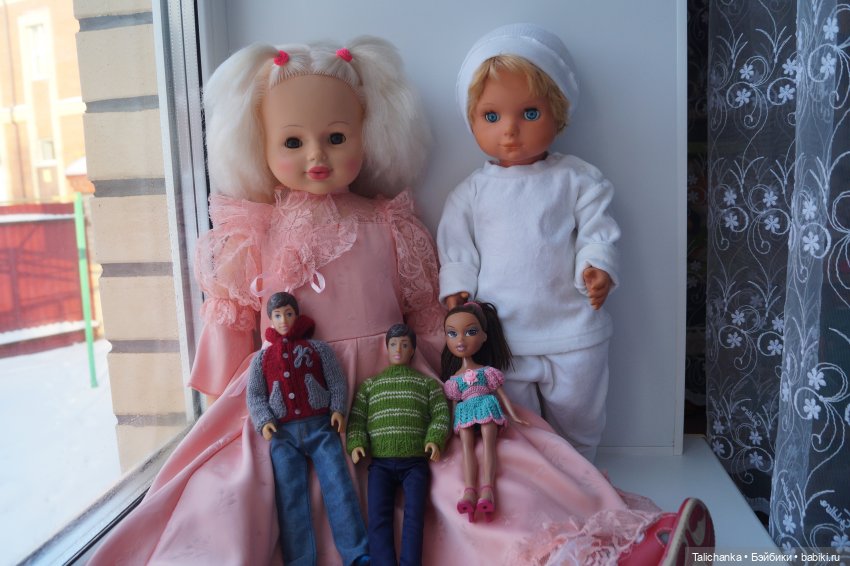 Третья выписка ноября. Покраска выгоревшего пластика. Удаляем жир с волос. Заклеиваем разрыв глазницы ГДРчика