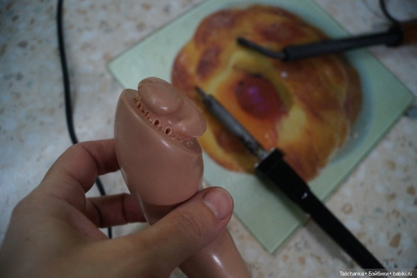 Третья выписка декабря. Сложный пациент с отсутствием волос, переломом тазобедренного сустава - вылечен. Как загладить ожоги на лице куклы | Бэйбики Третья выписка декабря. Сложный пациент с отсутствием волос, переломом тазобедренного сустава - вылечен. Как загладить ожоги