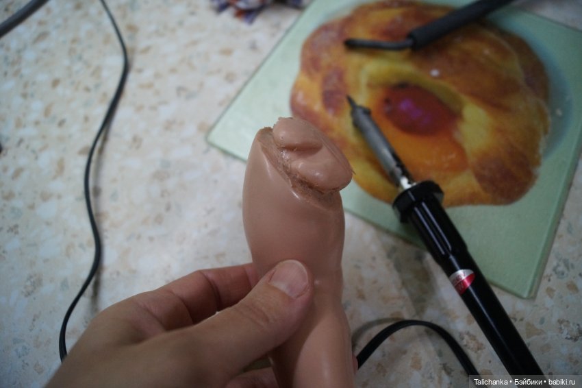 Третья выписка декабря. Сложный пациент с отсутствием волос, переломом тазобедренного сустава - вылечен. Как загладить ожоги на лице куклы | Бэйбики Третья выписка декабря. Сложный пациент с отсутствием волос, переломом тазобедренного сустава - вылечен. Как загладить ожоги