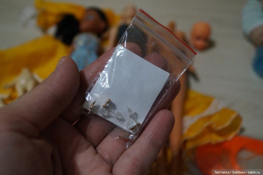 Открываем посылочку под ёлочкой