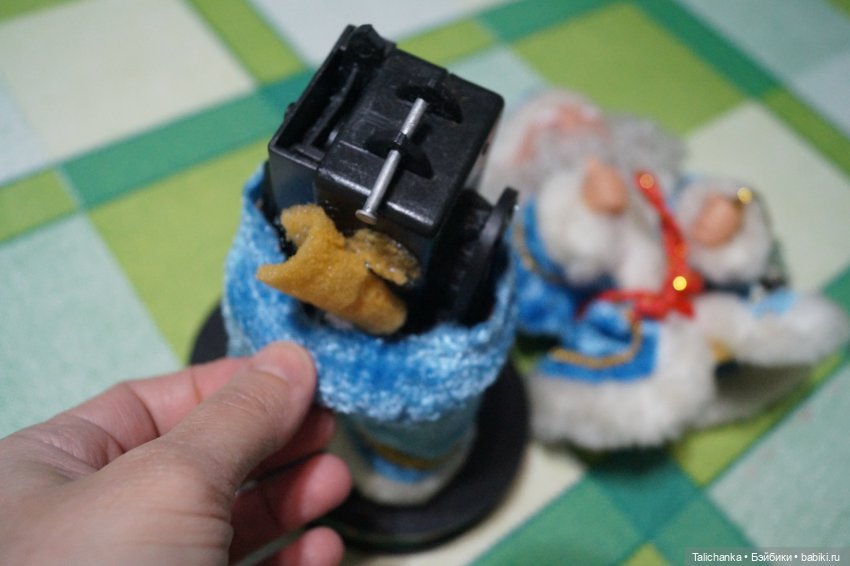 Пятая выписка декабря. Новогодний герой лечился у нейрохирурга. Починка шеи, как приклеить отпавшие кусочки. Прошивка волос