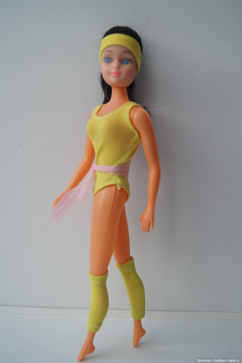 Пятая выписка декабря. Новогодний герой лечился у нейрохирурга. Починка шеи, как приклеить отпавшие кусочки. Прошивка волос