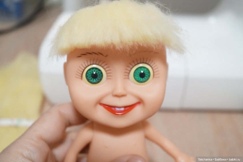 Пятая выписка декабря. Новогодний герой лечился у нейрохирурга. Починка шеи, как приклеить отпавшие кусочки. Прошивка волос