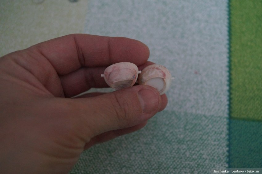 Пятая выписка декабря. Новогодний герой лечился у нейрохирурга. Починка шеи, как приклеить отпавшие кусочки. Прошивка волос