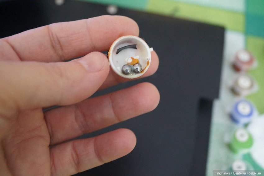 Пятая выписка декабря. Новогодний герой лечился у нейрохирурга. Починка шеи, как приклеить отпавшие кусочки. Прошивка волос