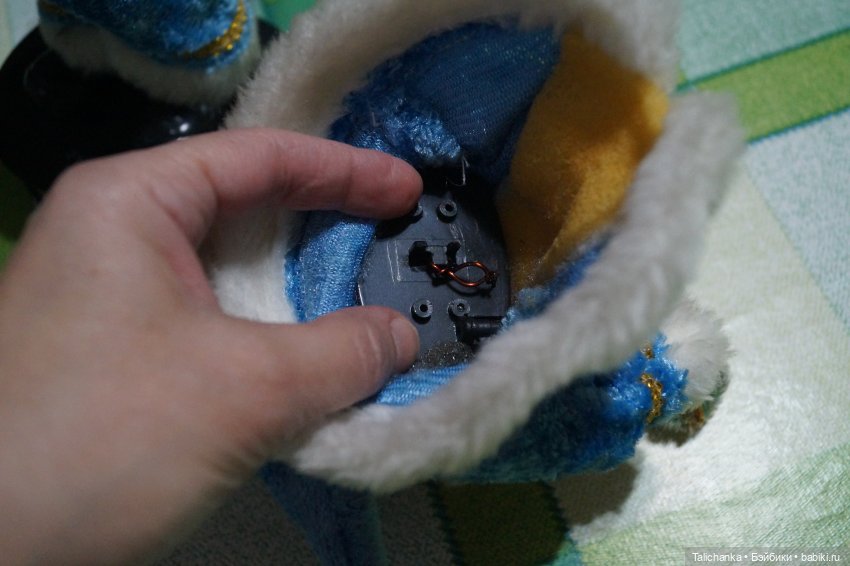 Пятая выписка декабря. Новогодний герой лечился у нейрохирурга. Починка шеи, как приклеить отпавшие кусочки. Прошивка волос