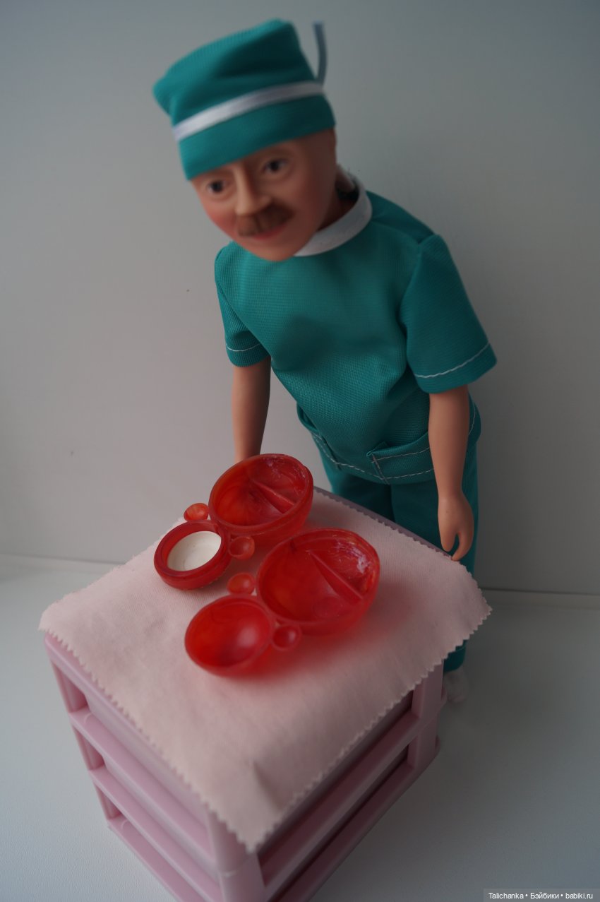 Первая выписка января. Отсутствие ресниц, глаз и волос - излечимо. Лечение неваляшки которая только лежала. Базироновые