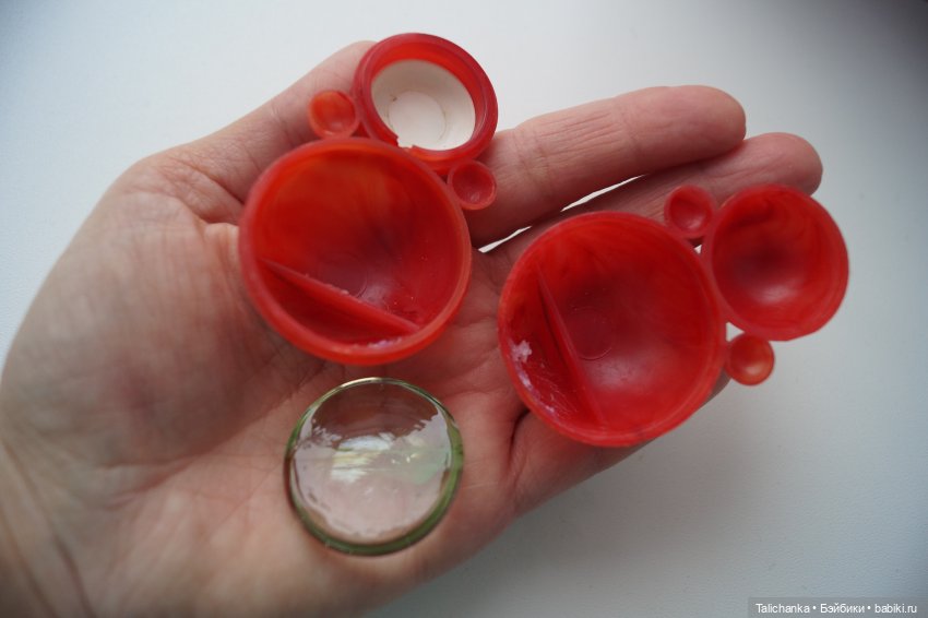 Первая выписка января. Отсутствие ресниц, глаз и волос - излечимо. Лечение неваляшки которая только лежала. Базироновые