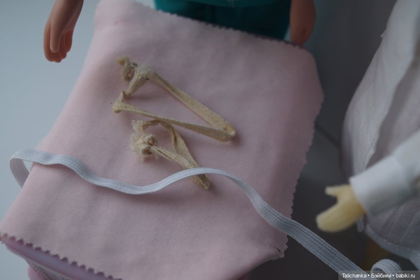 Первая выписка января. Отсутствие ресниц, глаз и волос - излечимо. Лечение неваляшки которая только лежала. Базироновые