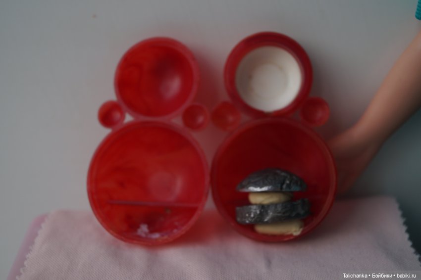 Первая выписка января. Отсутствие ресниц, глаз и волос - излечимо. Лечение неваляшки которая только лежала. Базироновые